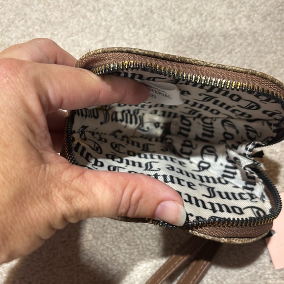 Juicy Couture Heart Wristlet with Logo - Picture 2 of 2